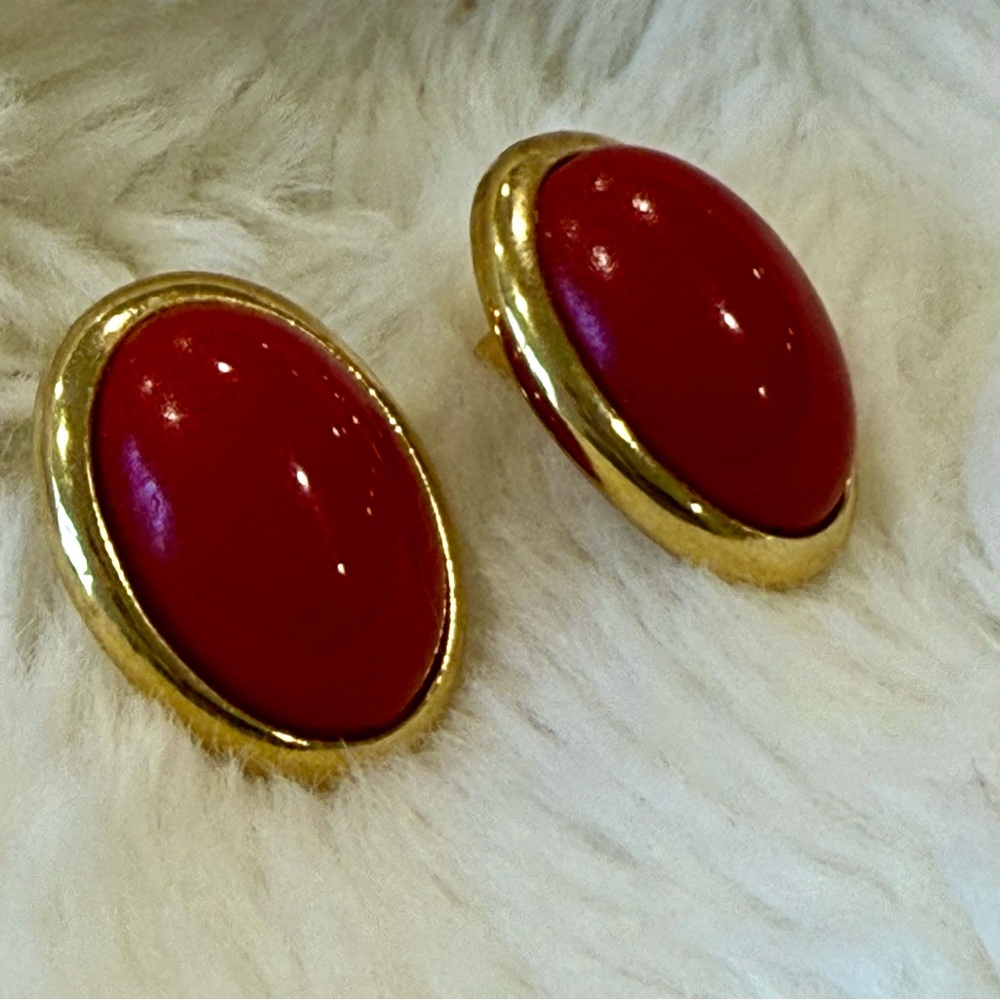 Classic Vintage Trifari Gold-Tone Red Oval Earrings